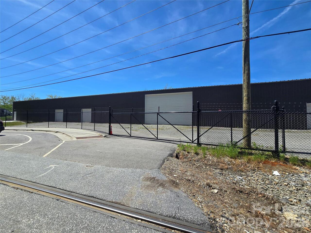 Listing Photo 9