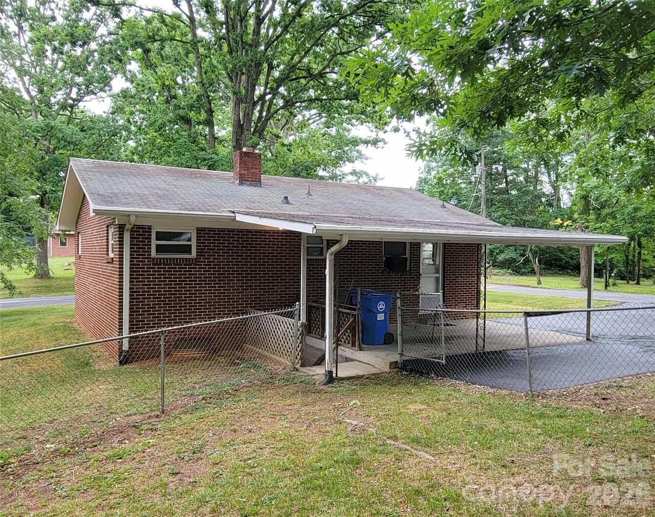 Listing Photo 4