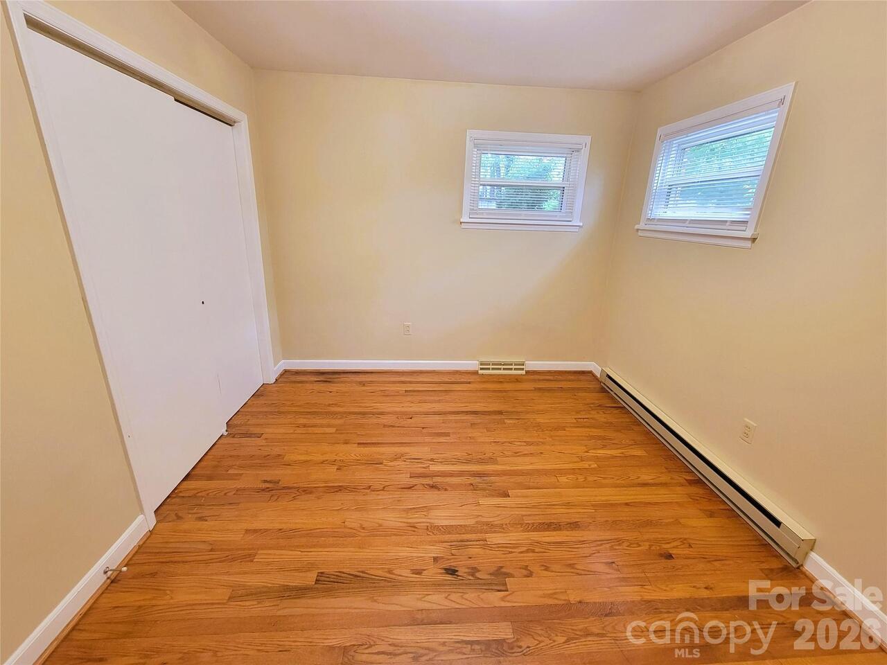 Listing Photo 10
