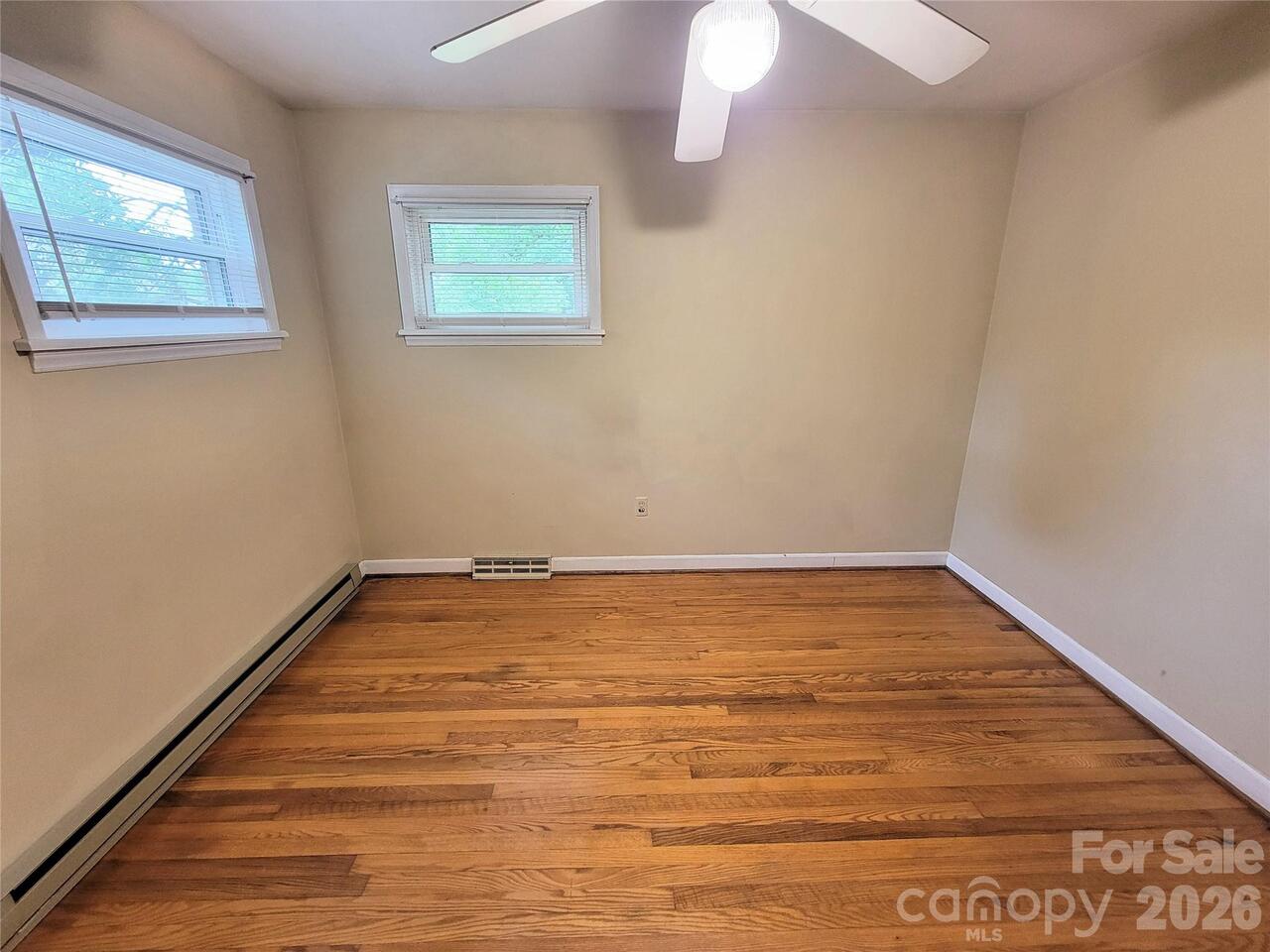 Listing Photo 11