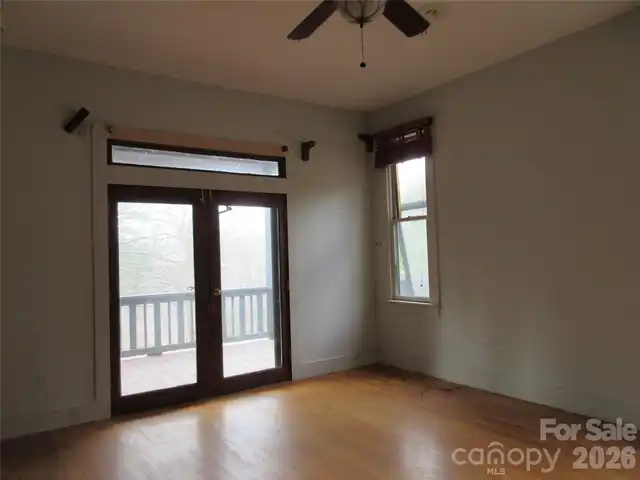 Listing Photo 10