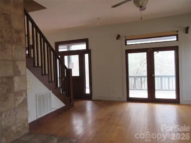 Listing Photo 15