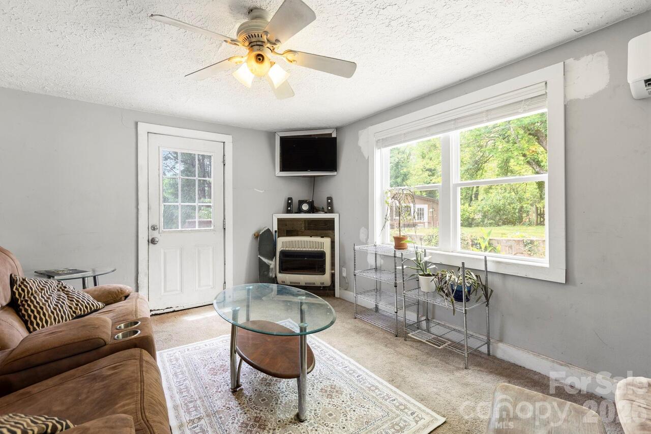 Listing Photo 10