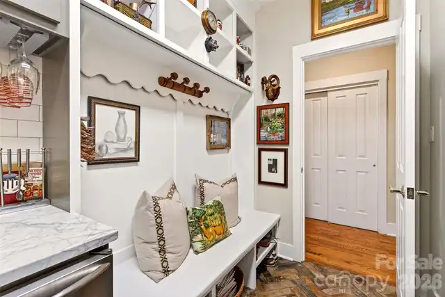 Listing Photo 12