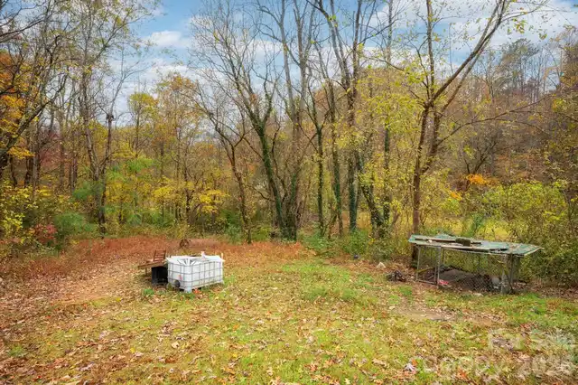 Listing Photo 11