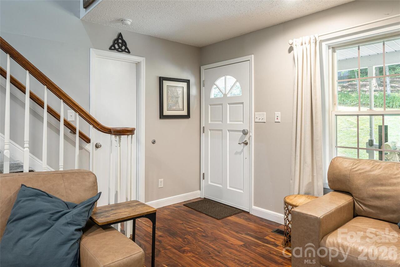 Listing Photo 8
