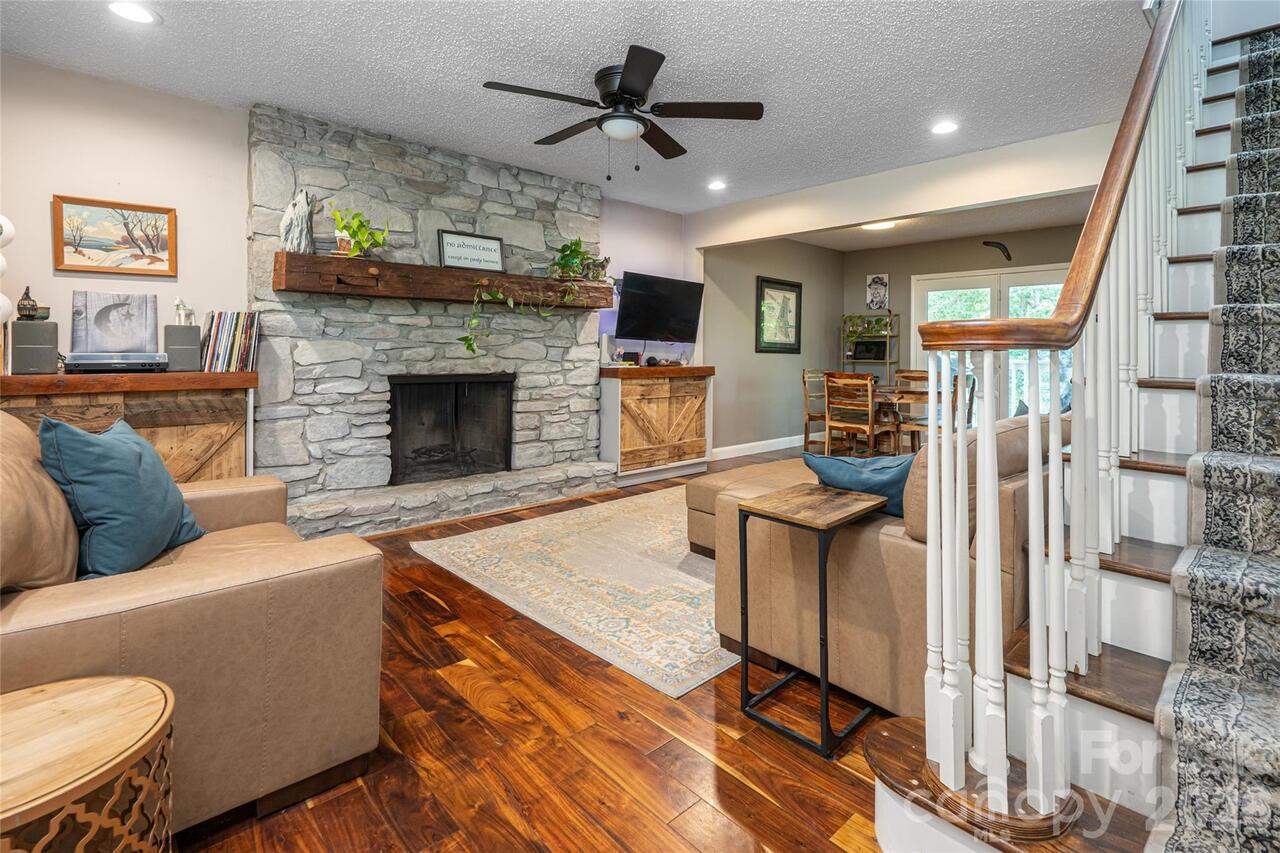 Listing Photo 9
