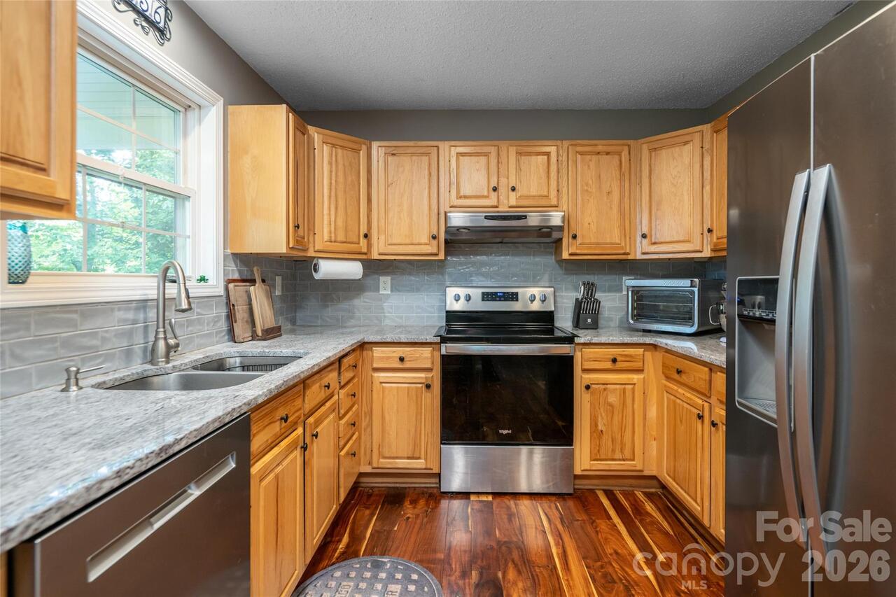 Listing Photo 17