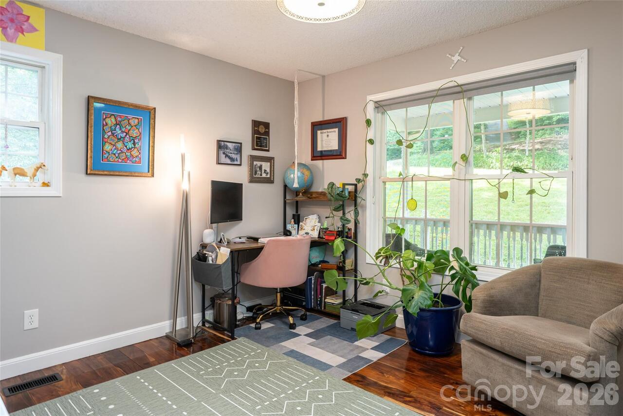 Listing Photo 23