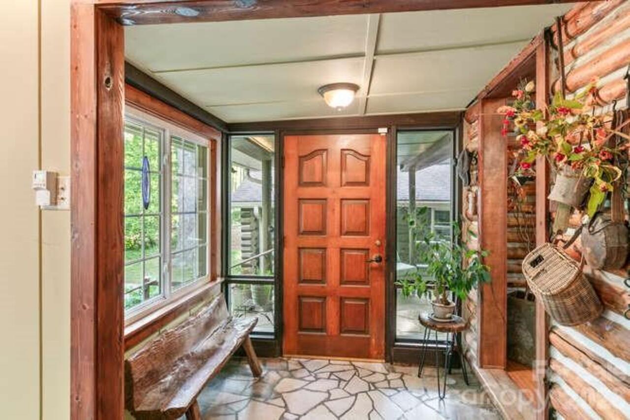 Listing Photo 11