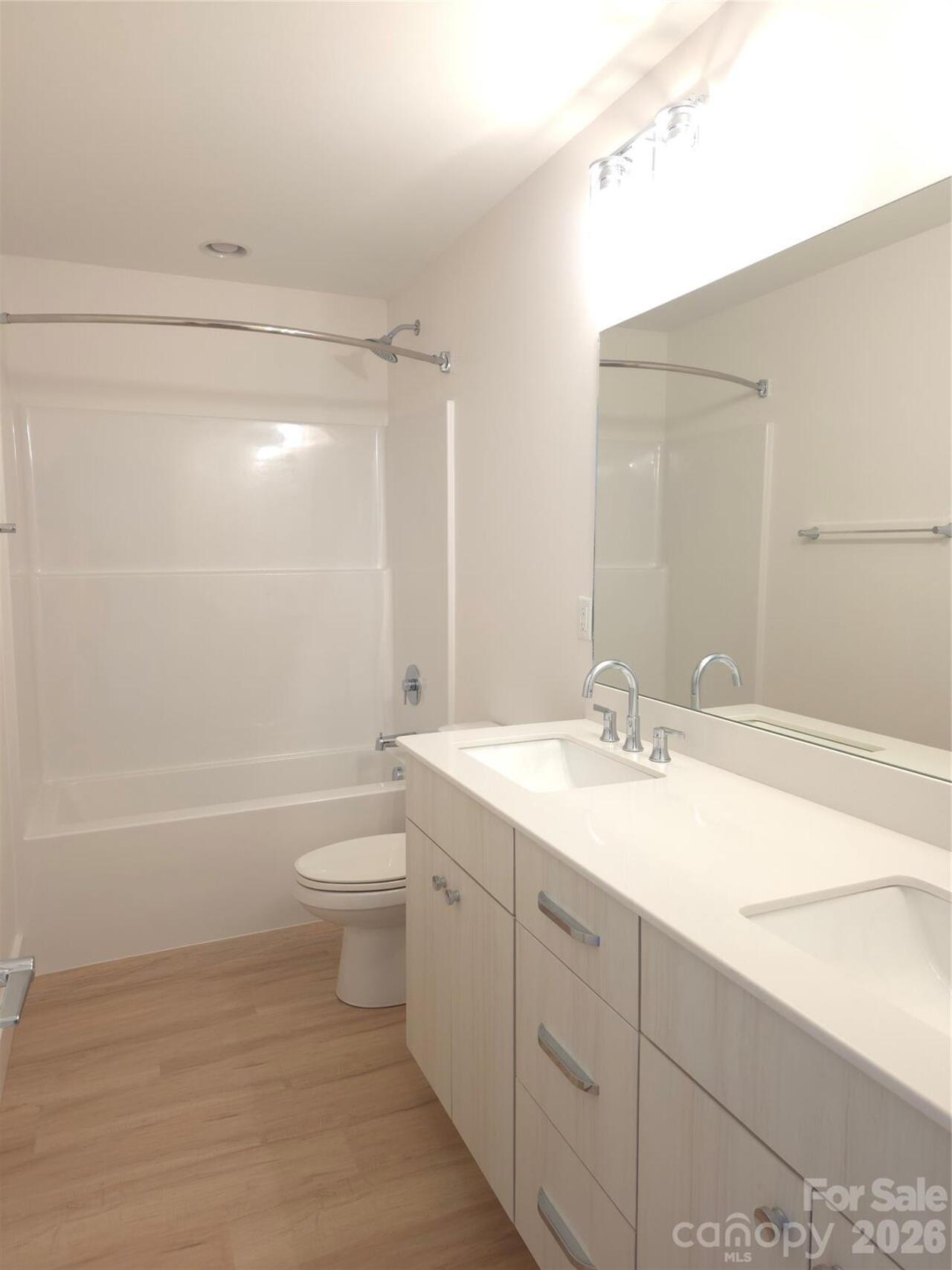 Listing Photo 10
