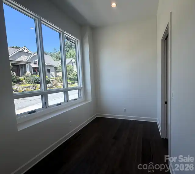 Listing Photo 20