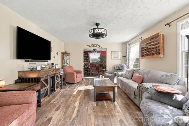 Listing Photo 5