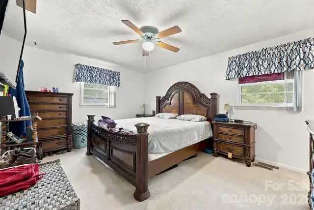 Listing Photo 16