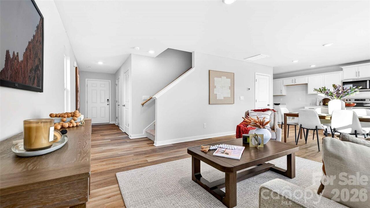 Listing Photo 8
