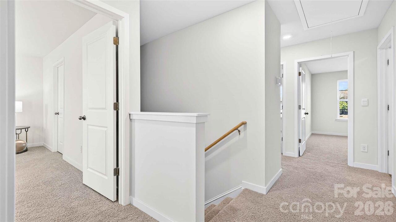 Listing Photo 10