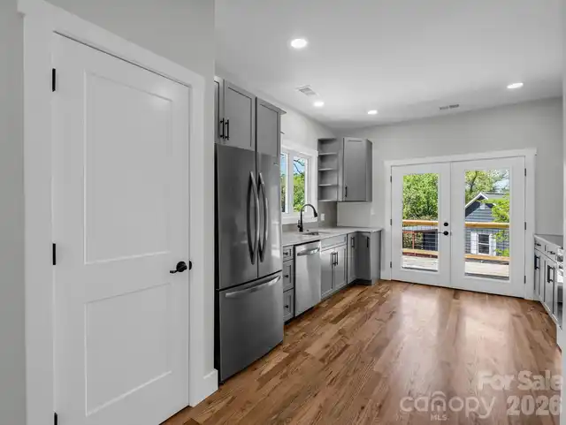 Listing Photo 16