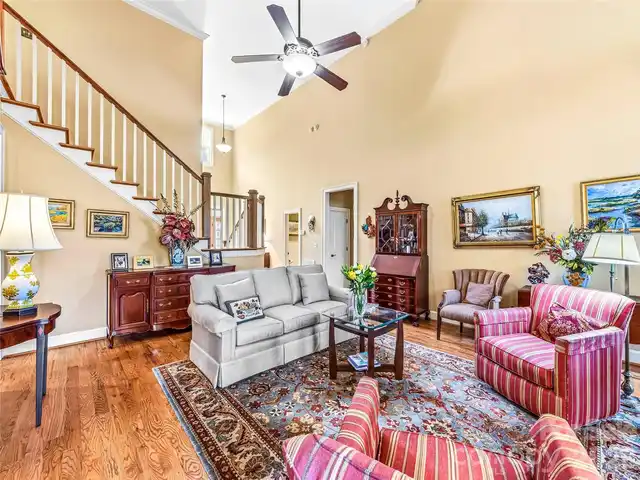 Listing Photo 9