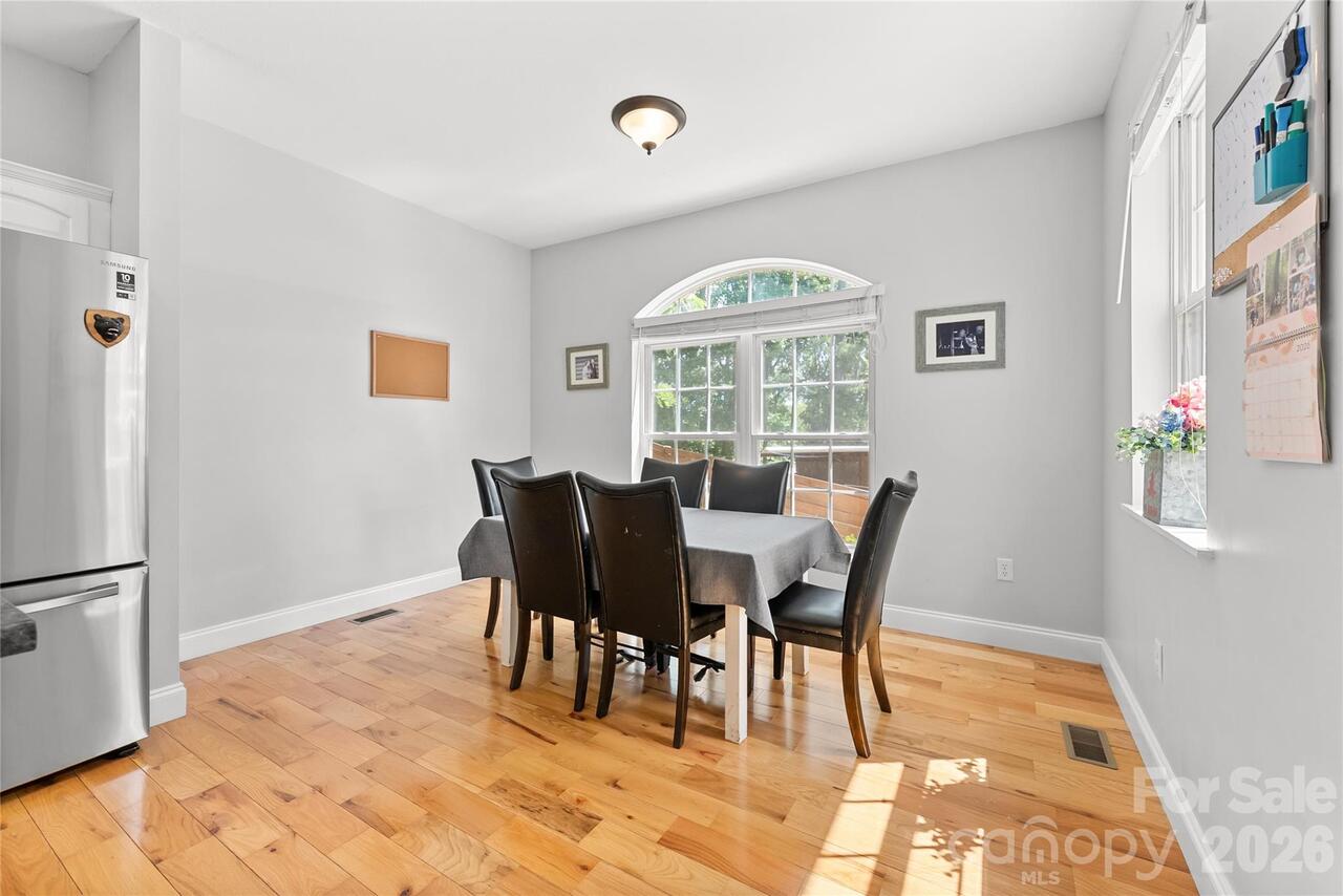 Listing Photo 5
