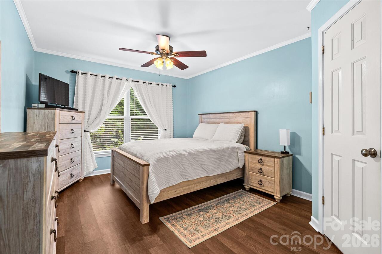 Listing Photo 7