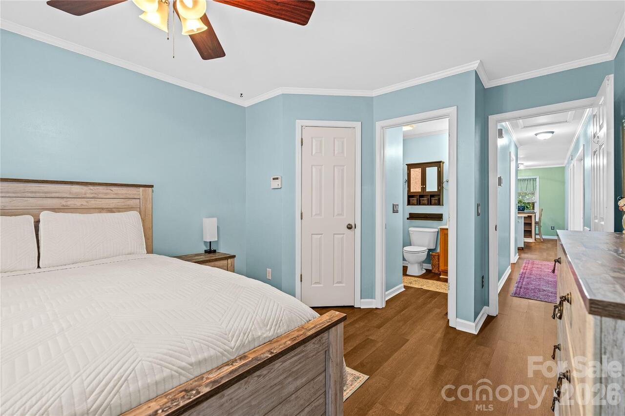 Listing Photo 8