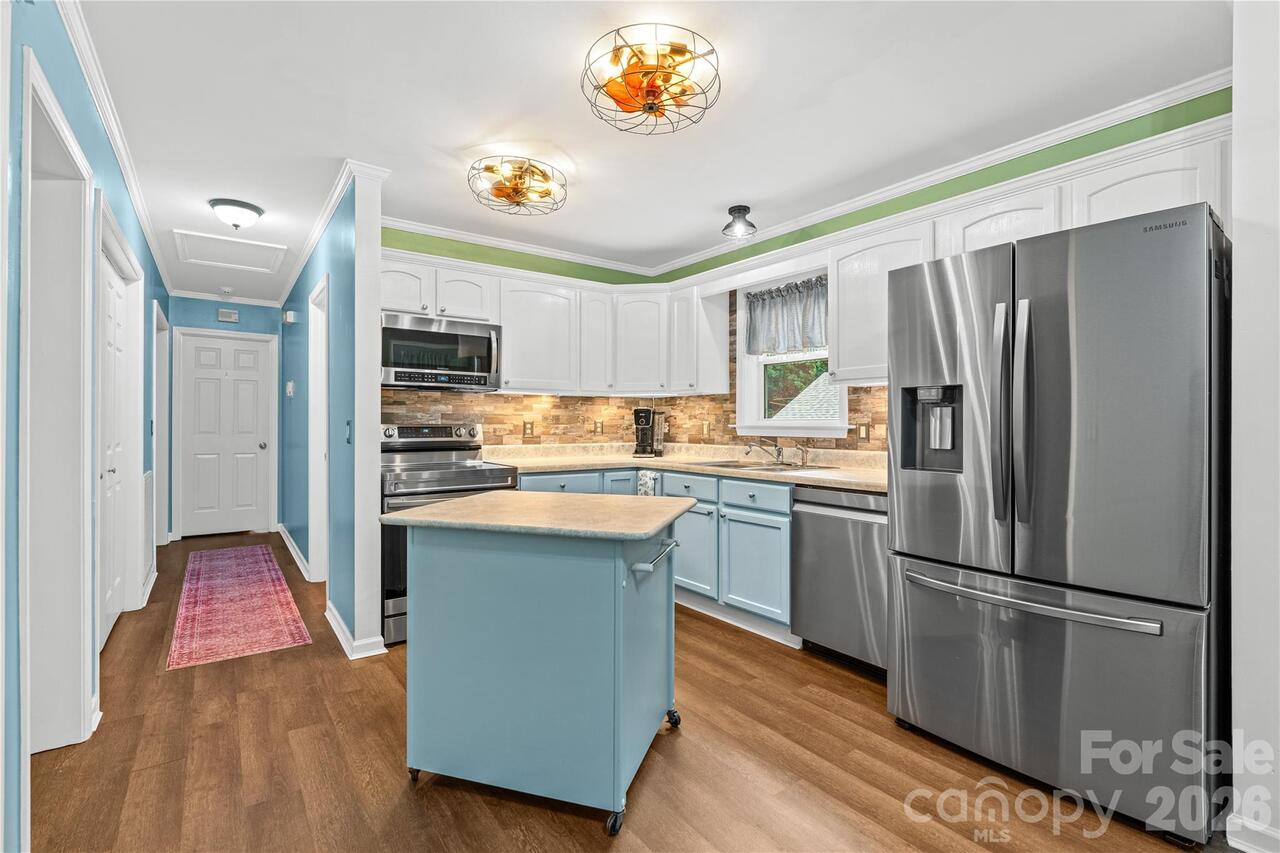 Listing Photo 10
