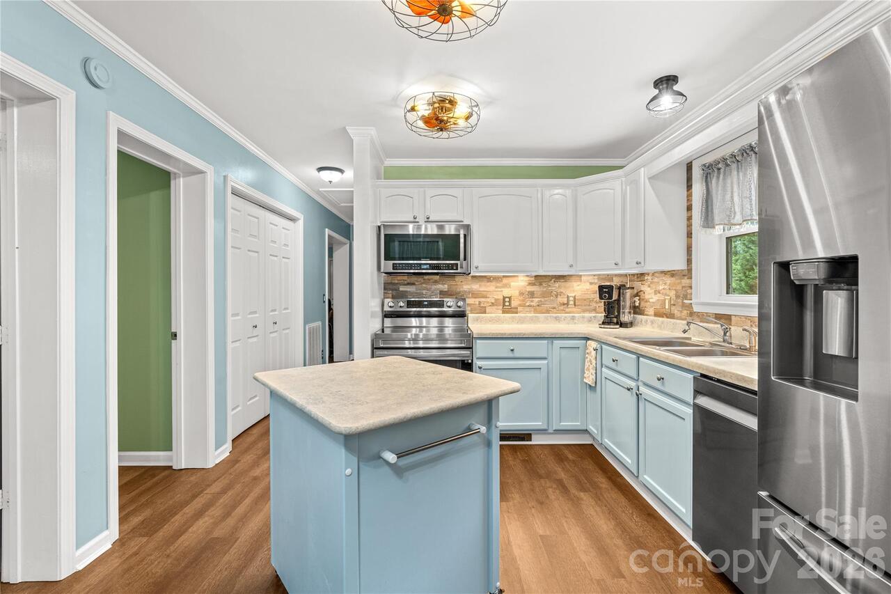 Listing Photo 14