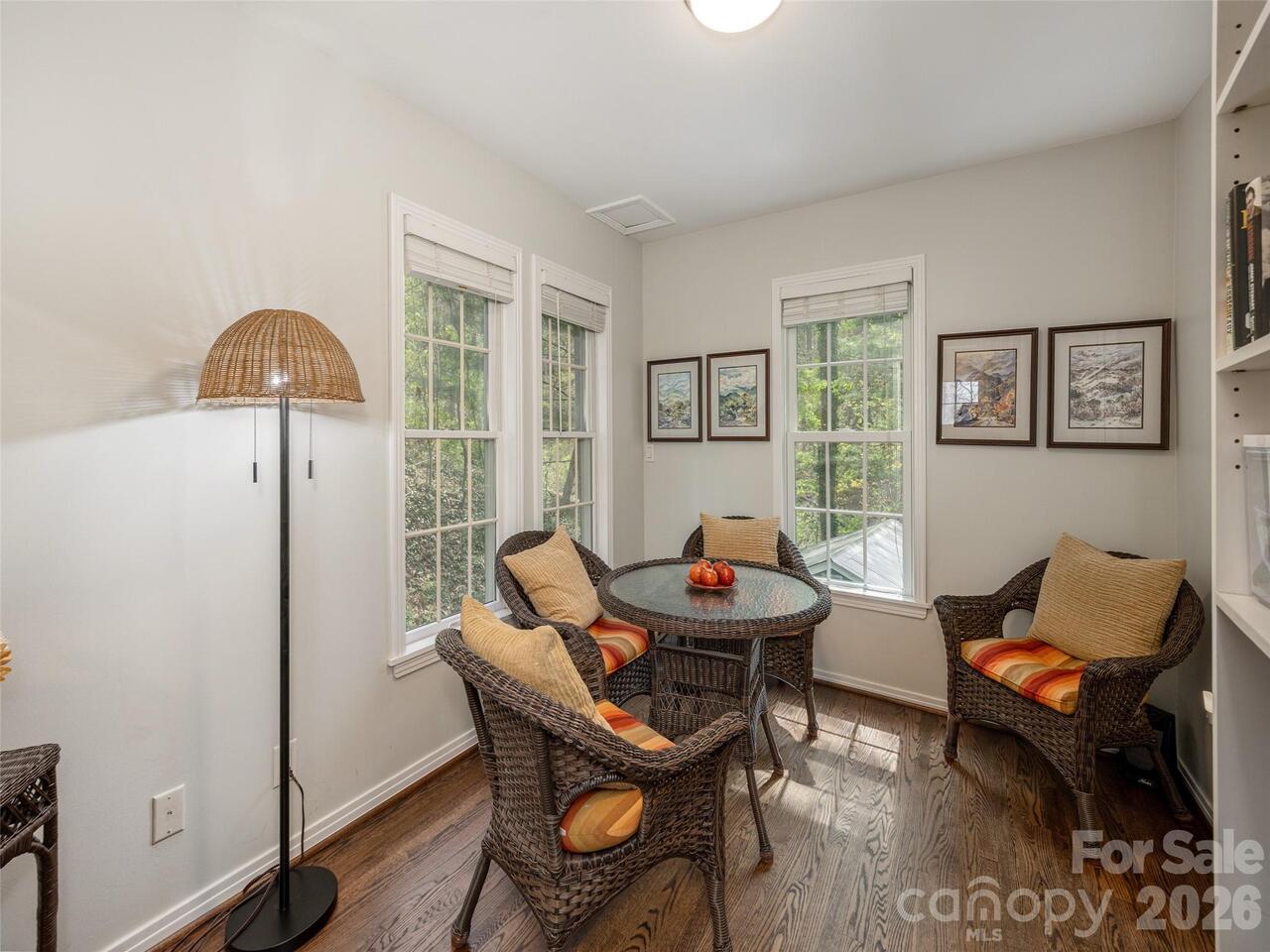 Listing Photo 14