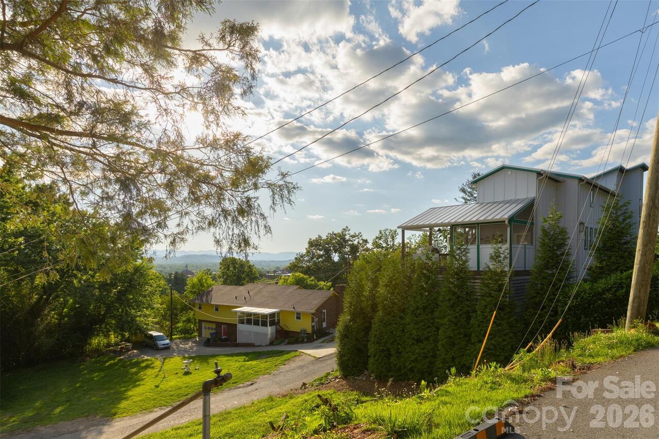 Listing Photo 10