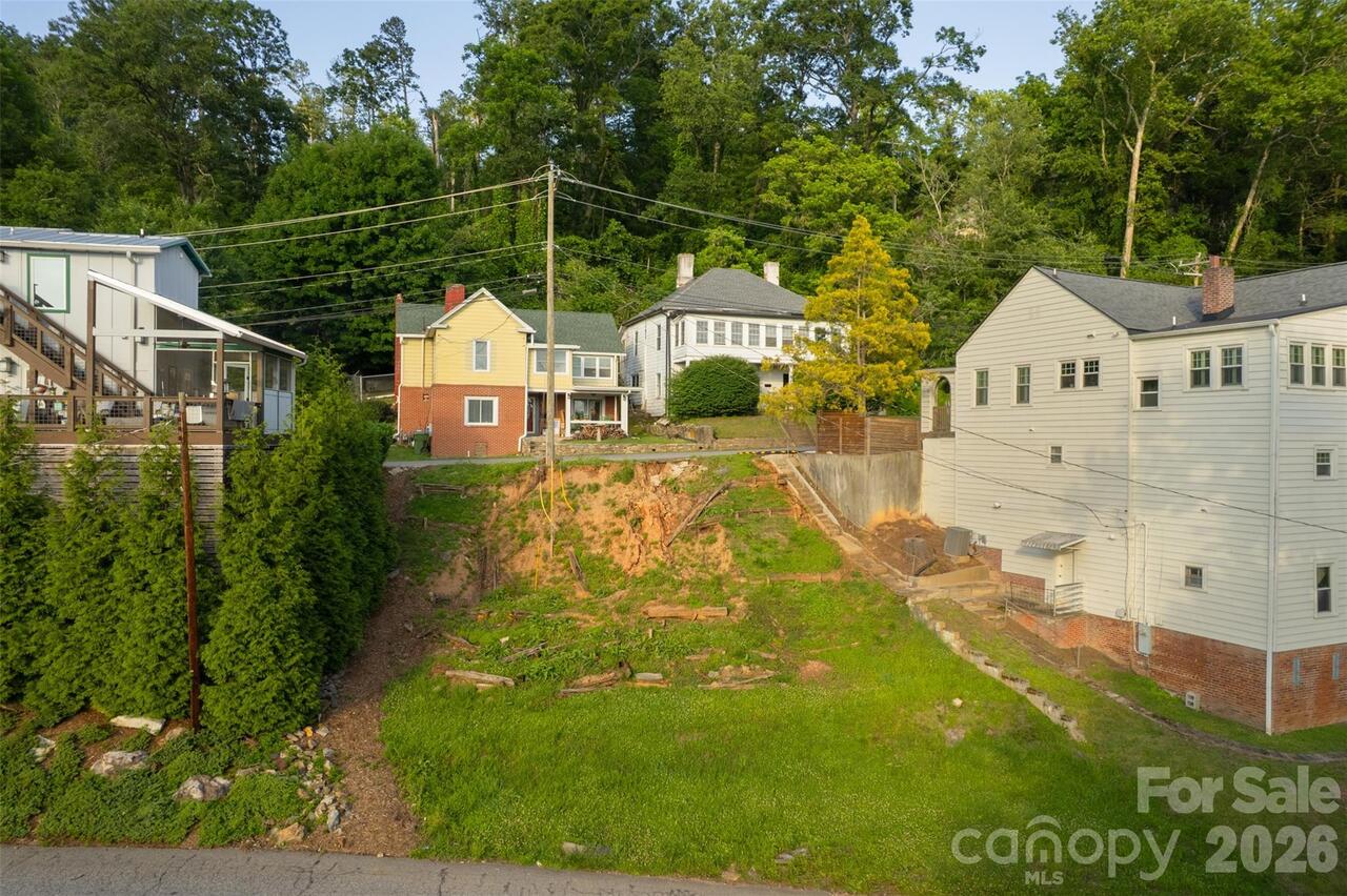 Listing Photo 12