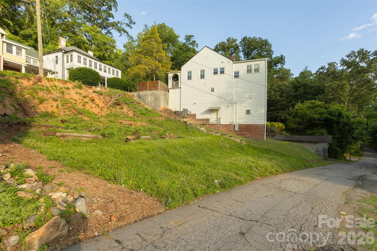 Listing Photo 15