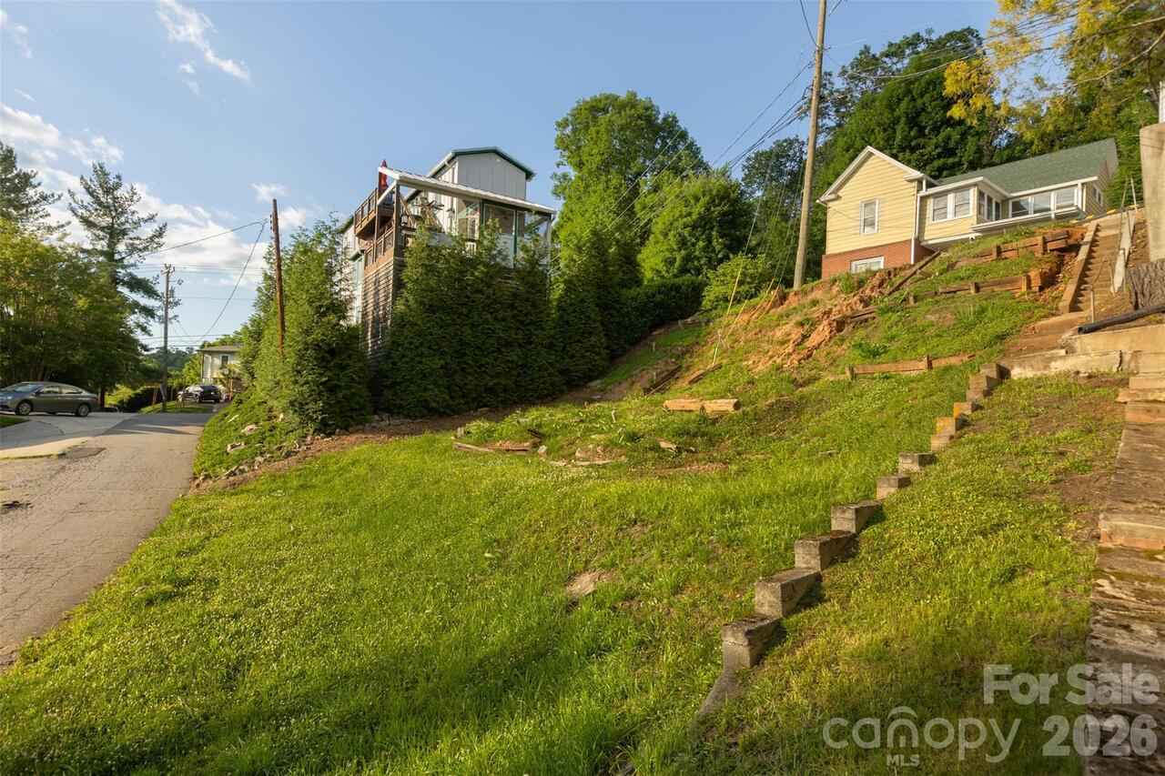 Listing Photo 17