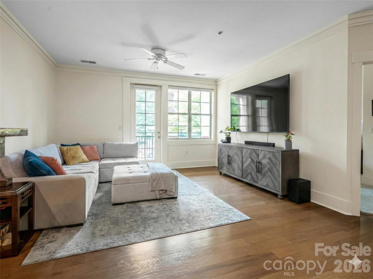 Listing Photo 11