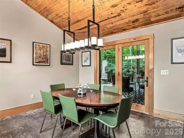 Listing Photo 11