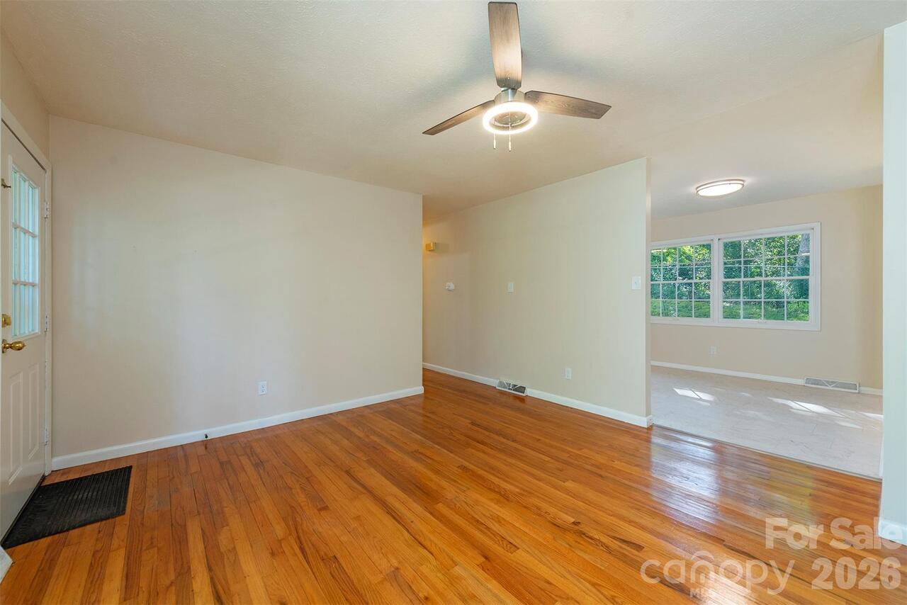 Listing Photo 6
