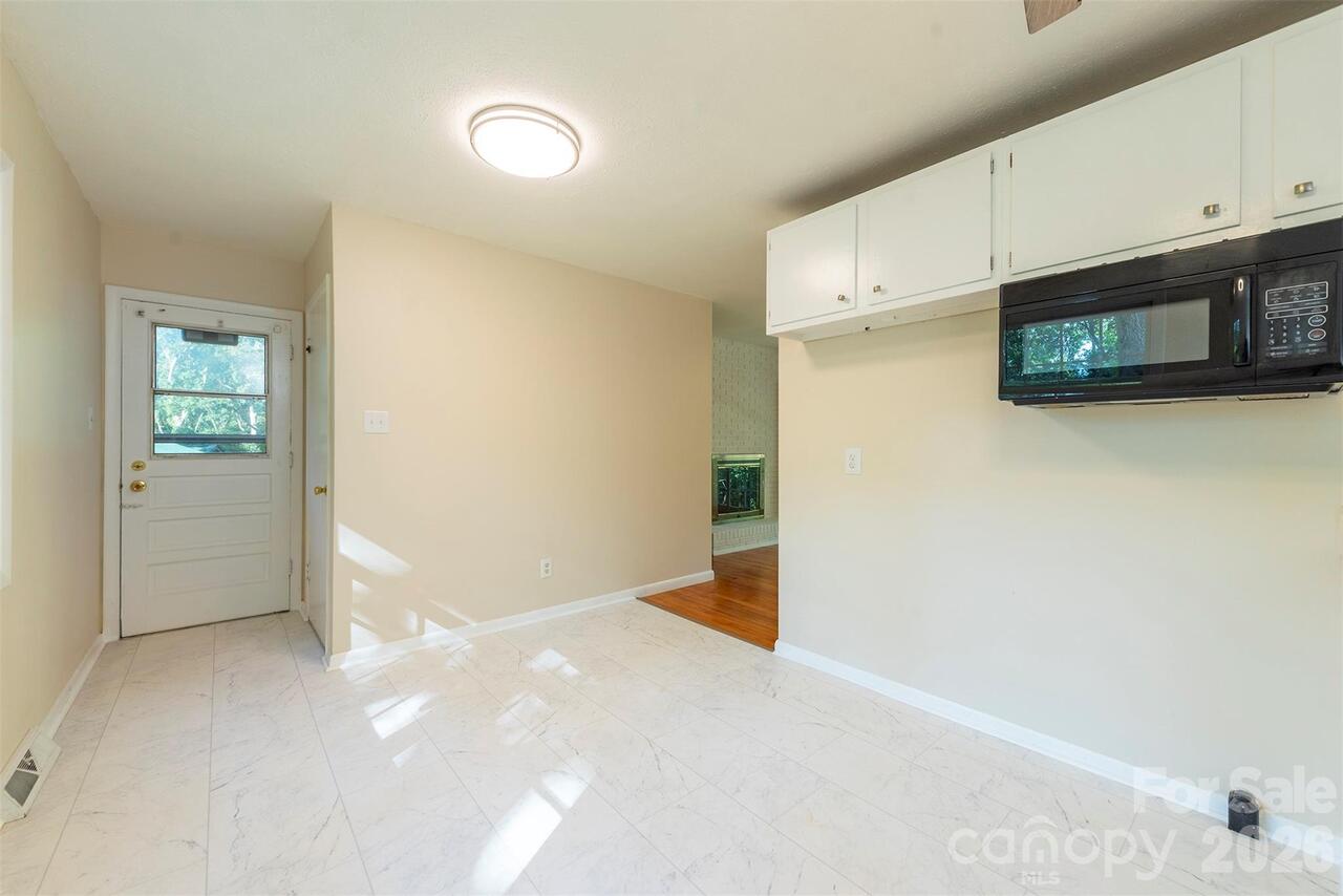 Listing Photo 10