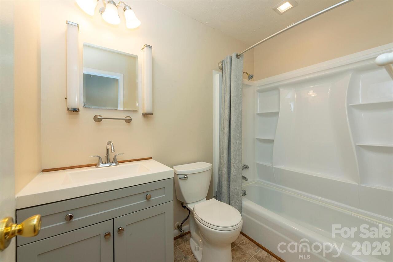 Listing Photo 11