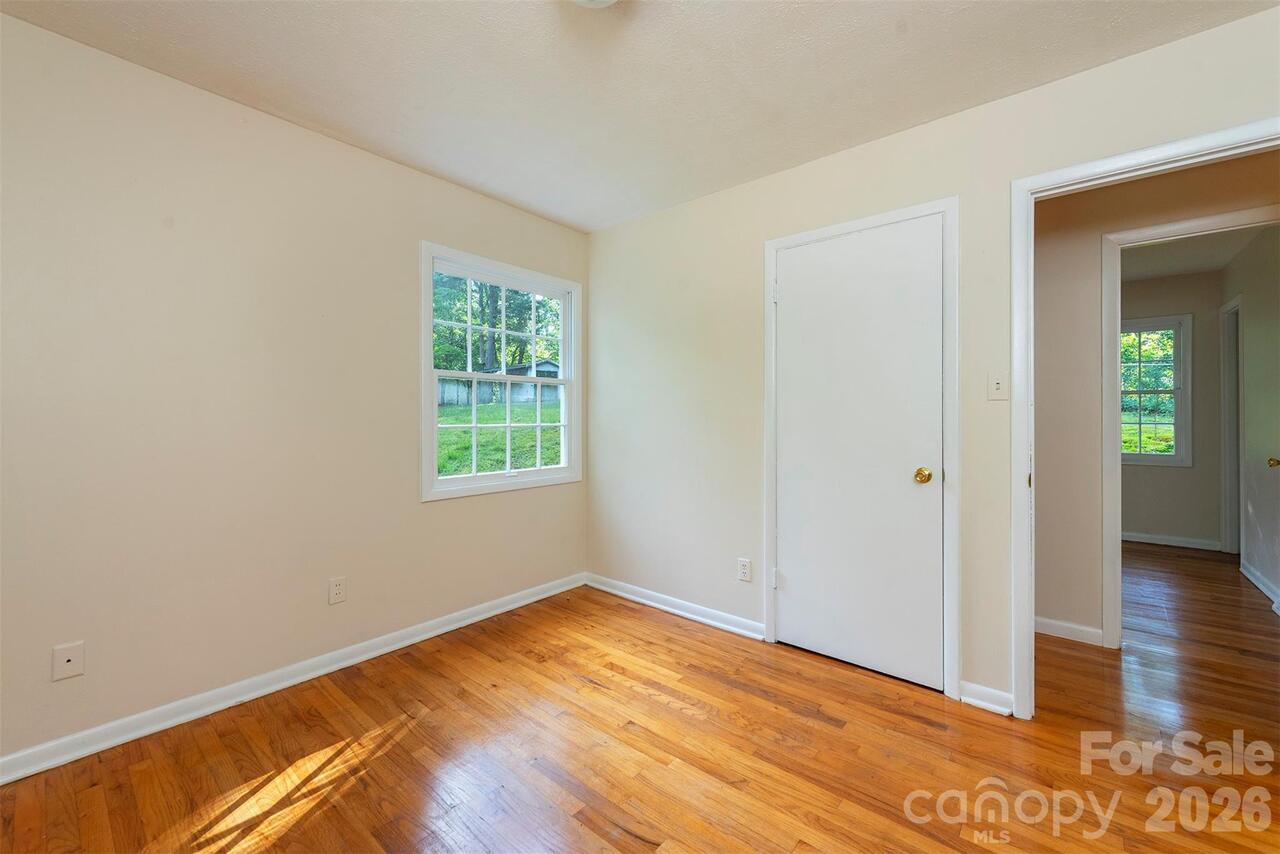 Listing Photo 17