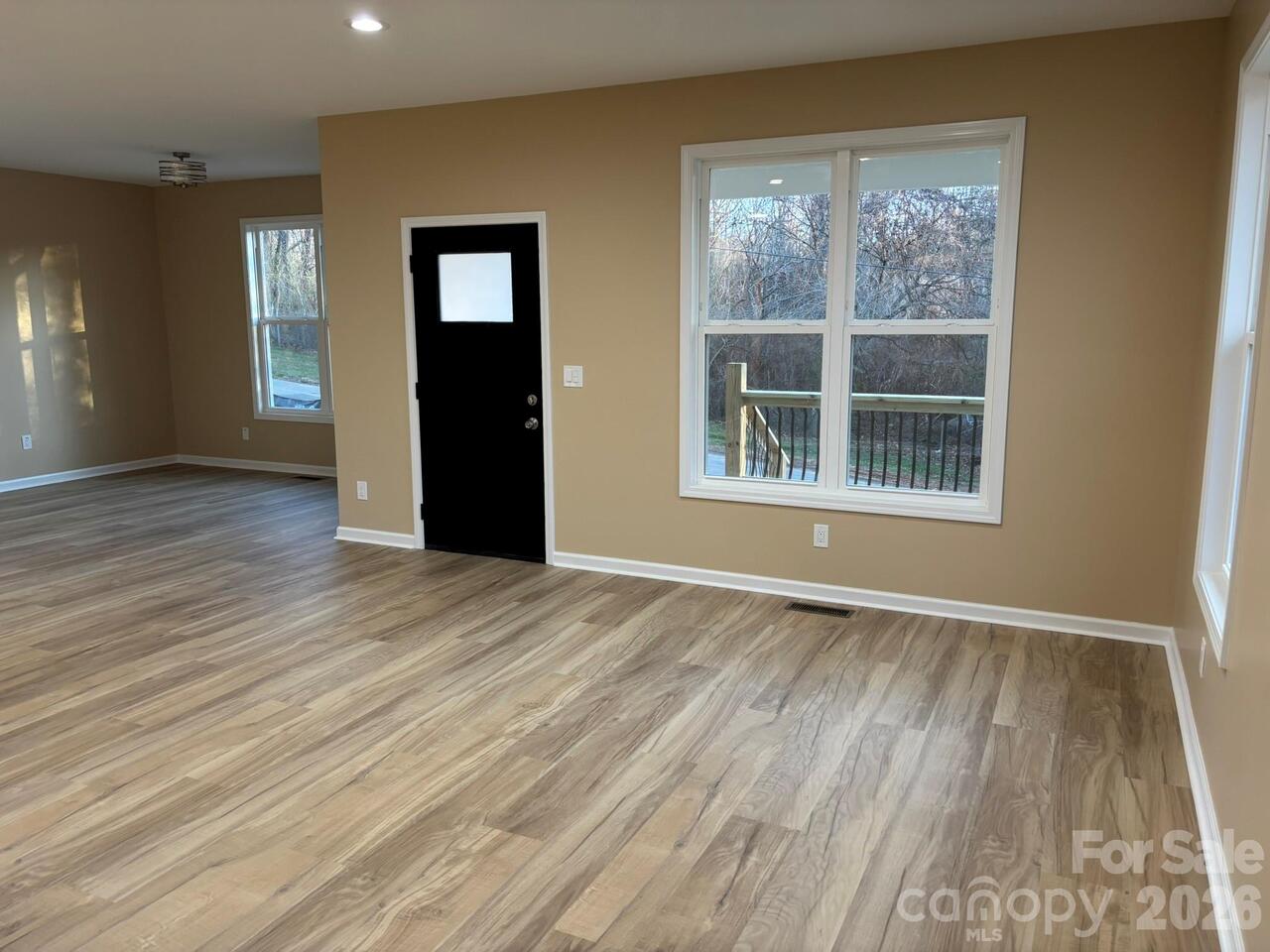 Listing Photo 6