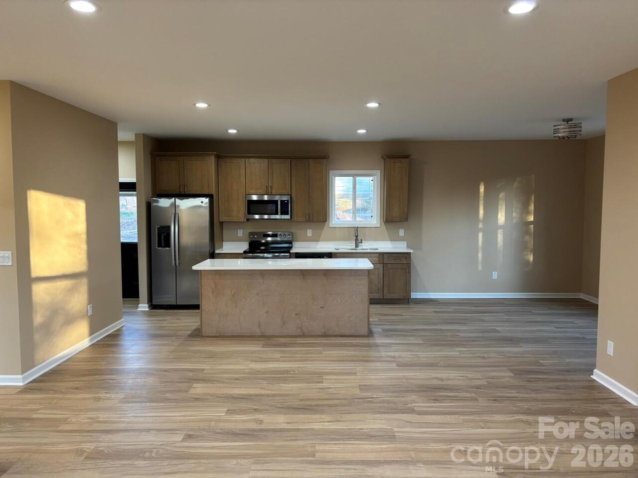Listing Photo 8