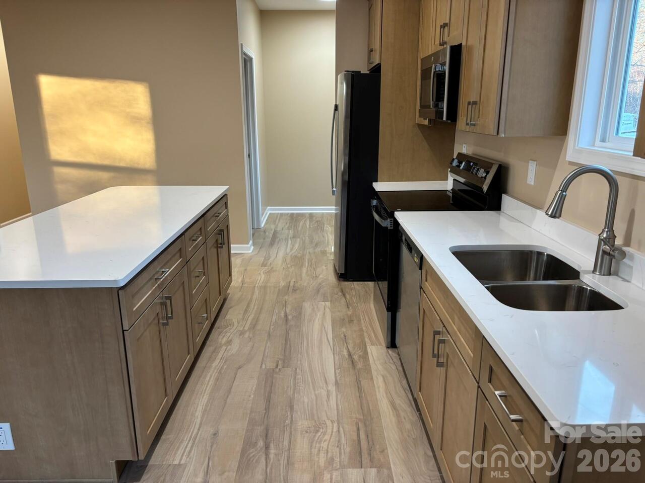 Listing Photo 11