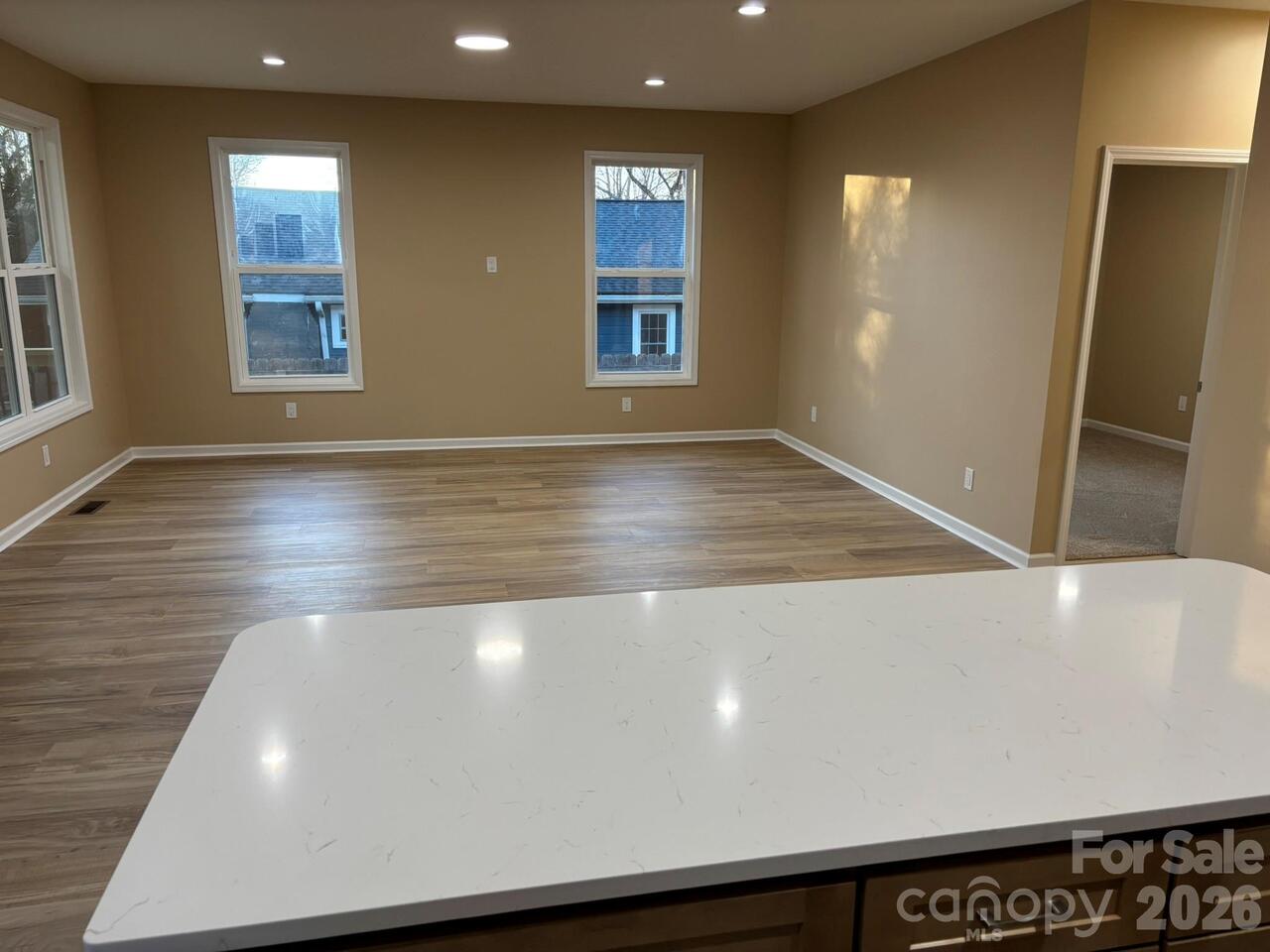 Listing Photo 12