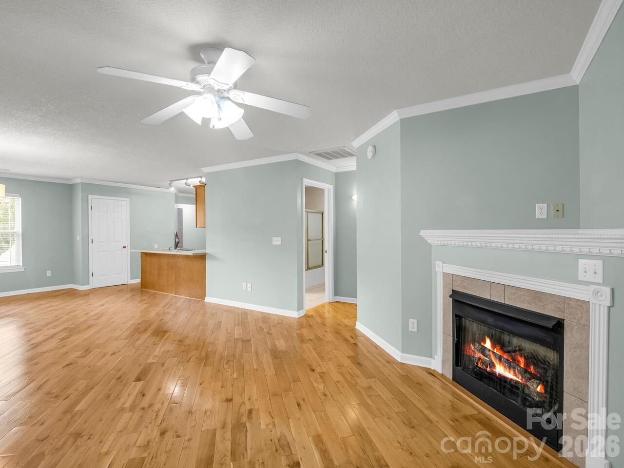 Listing Photo 12