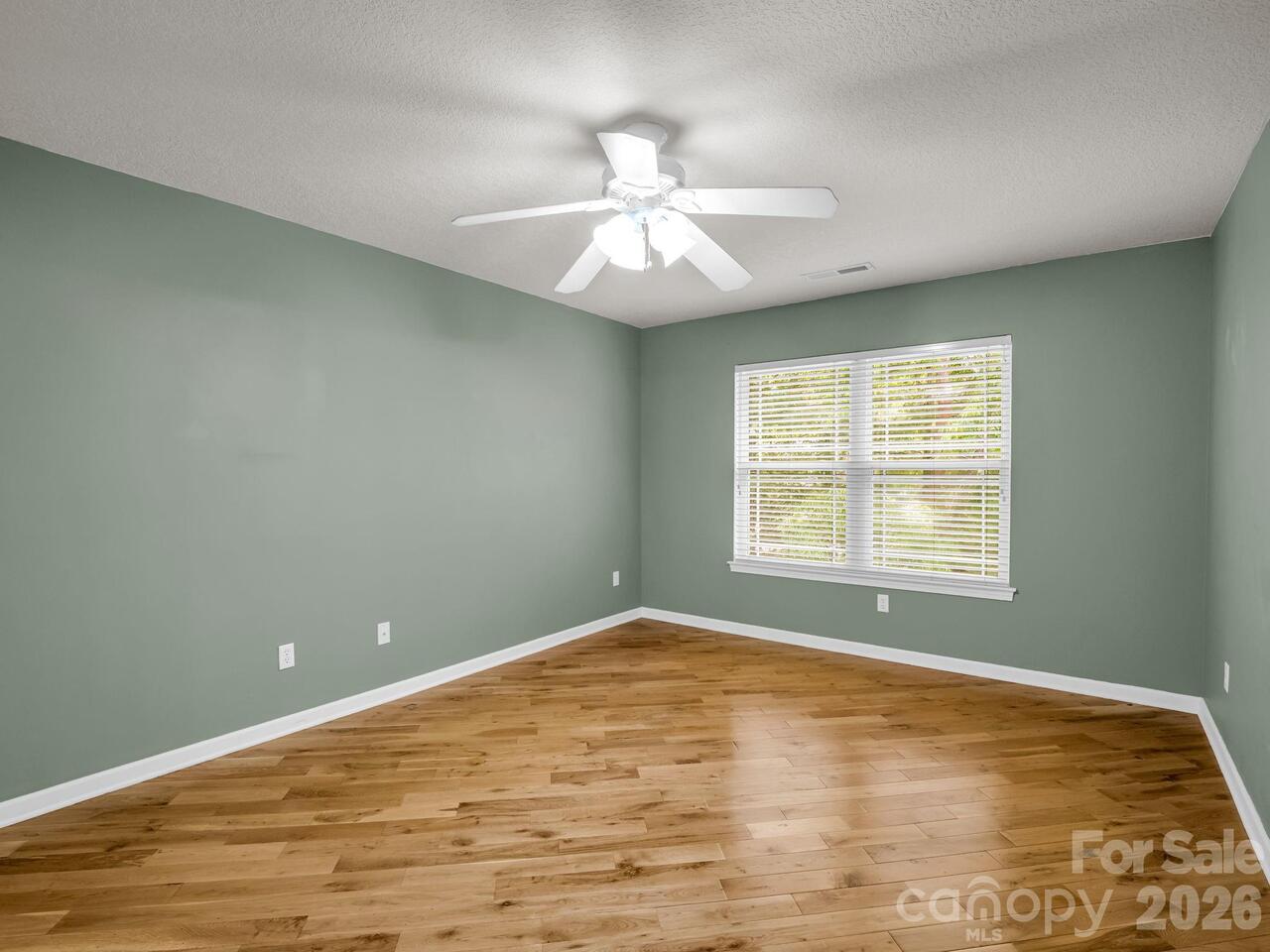Listing Photo 28