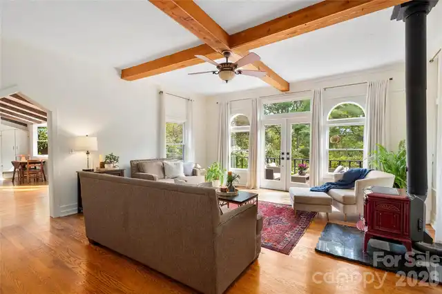 Listing Photo 8