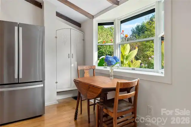 Listing Photo 11