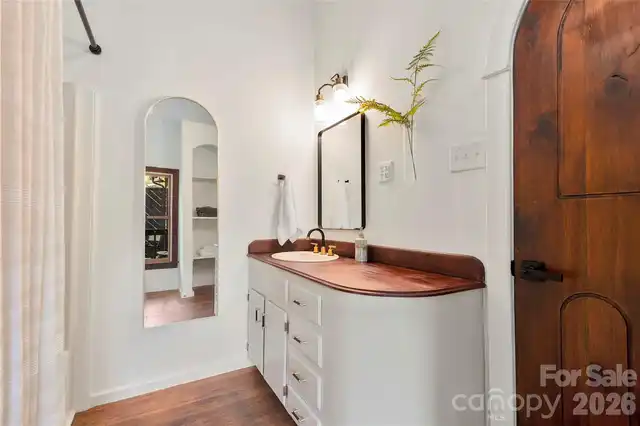 Listing Photo 17