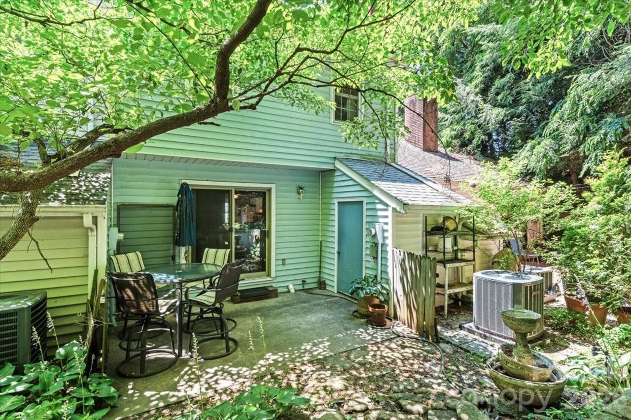 Listing Photo 9