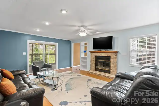 Listing Photo 6