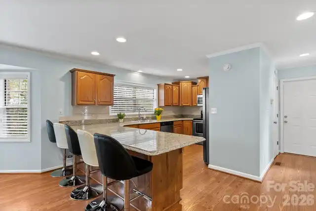 Listing Photo 9
